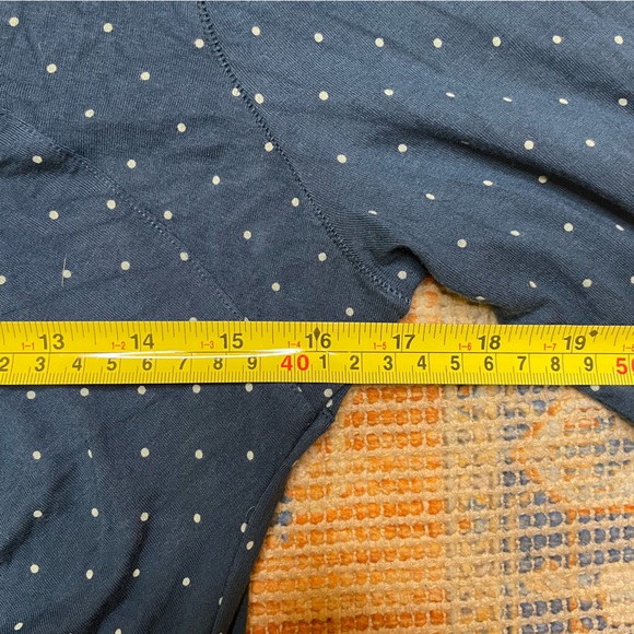 We The Free Sea Blue Green White Polka Dotted Bell Sleeve Ruched V-Neck Large - Picture 5 of 7